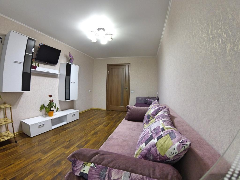 Apartment Ostroz'koho 17 *