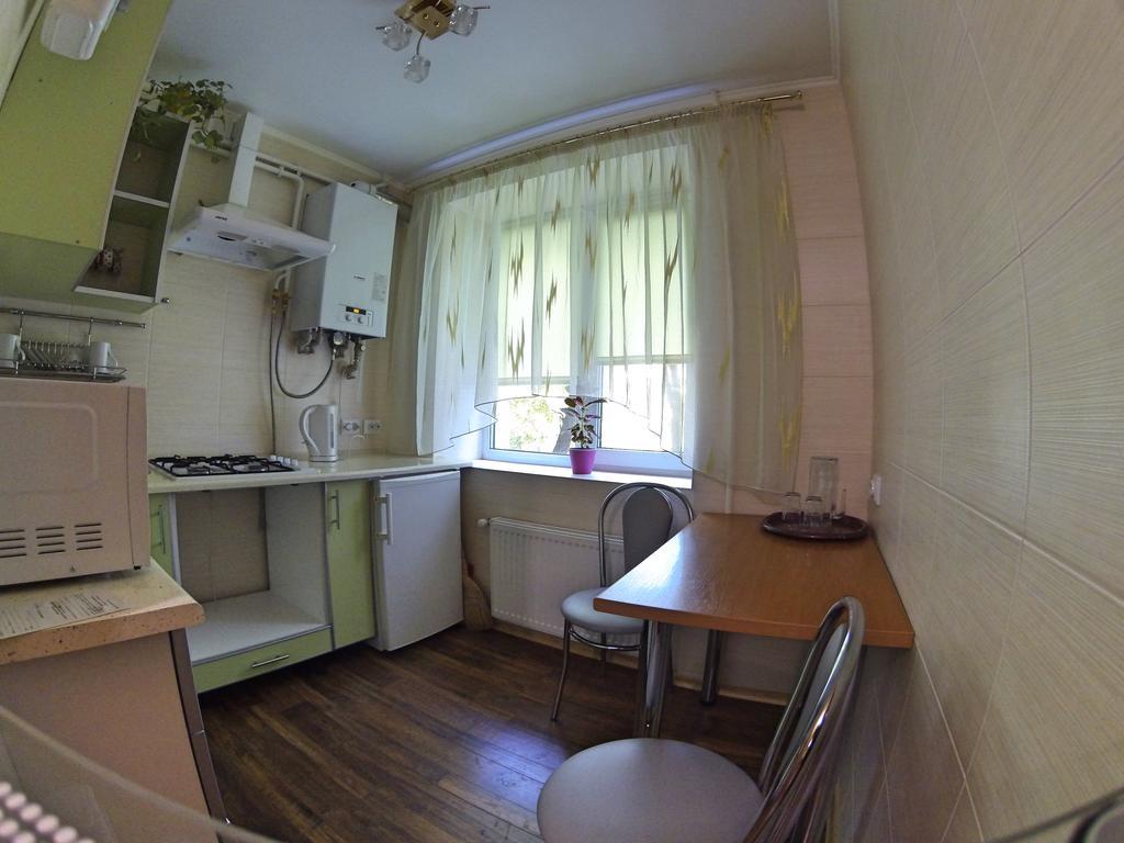 Ostroz'koho 17 Apartment